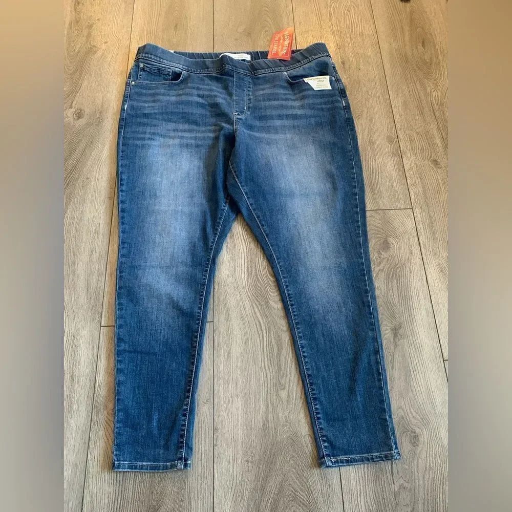Levis Strauss signature pull on super skinny jeans. Very comfortable